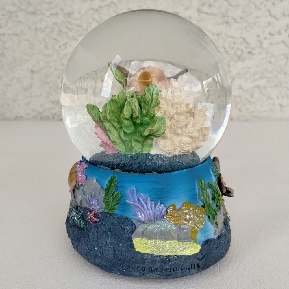 OdySea Aquarium Snow Globe Turtles AS IS Music Box Defective READ - Picture 5 of 12